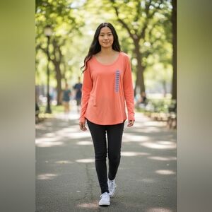 GAP Women's Soft Comfy Casual Scoop Neck Long Sleeve T-Shirt Large Peach Color